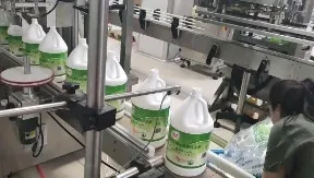 Full-Automatic Four-Head Tracking Cap Screwing Filling Machine and Equipment